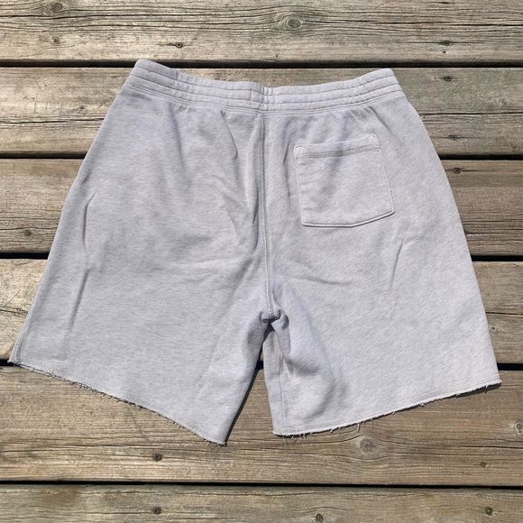 💜 Hollister Gray Drawstring Sweat Shorts - Size M - Picture 2 of 7